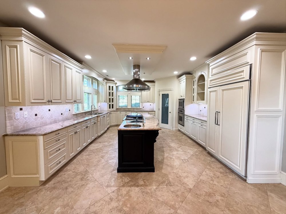 Navajo White Changed the Walls Without Changing the Kitchen Layout