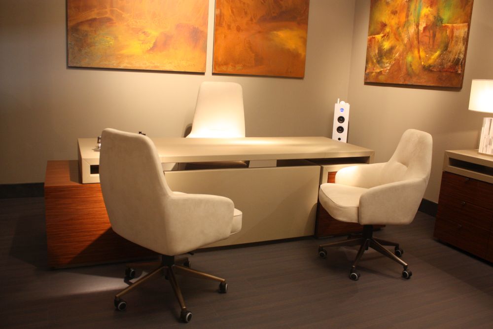 Office chair featuring strong five-legged base