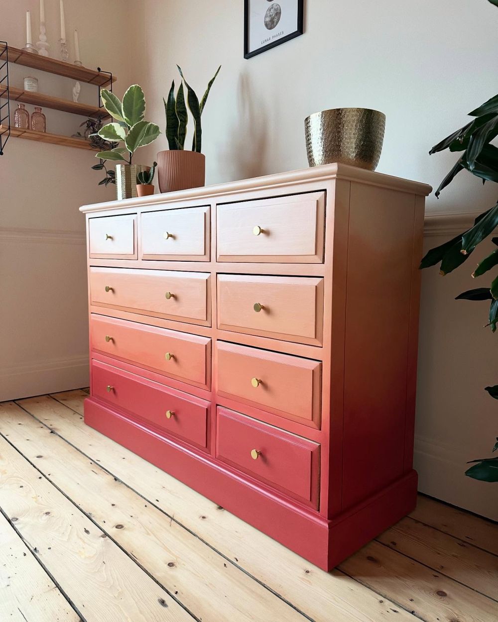 Ombré continues around the cabinet sides