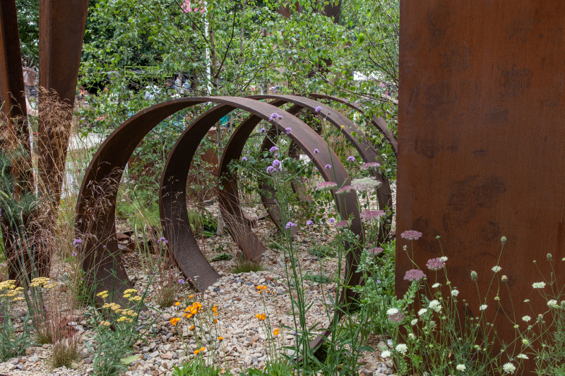 Oversized steel rings backyard