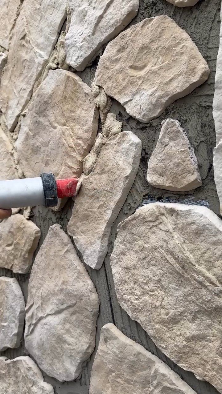 Sand-Colored Mortar Changed the Appearance of the Joints