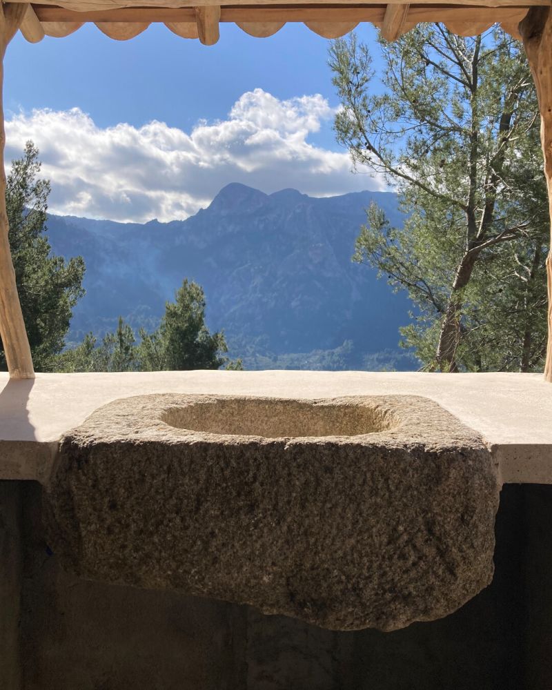 The Heavy Stone Sink Projects From the Countertop