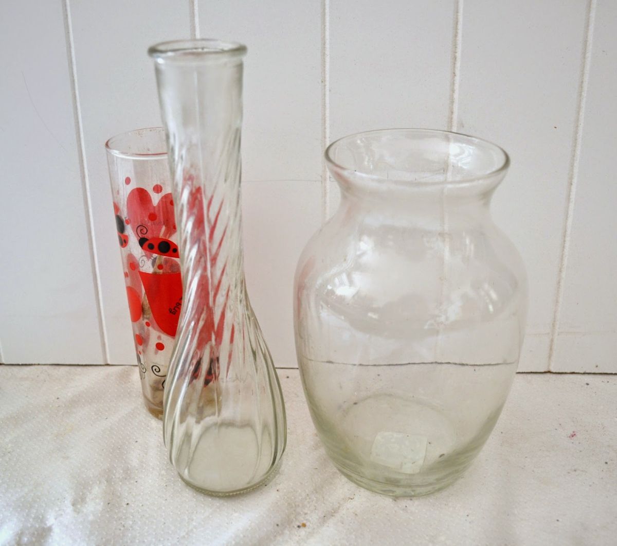 These Mismatched Thrift-Store Vases Look Like a Set After One Change to Their Finish