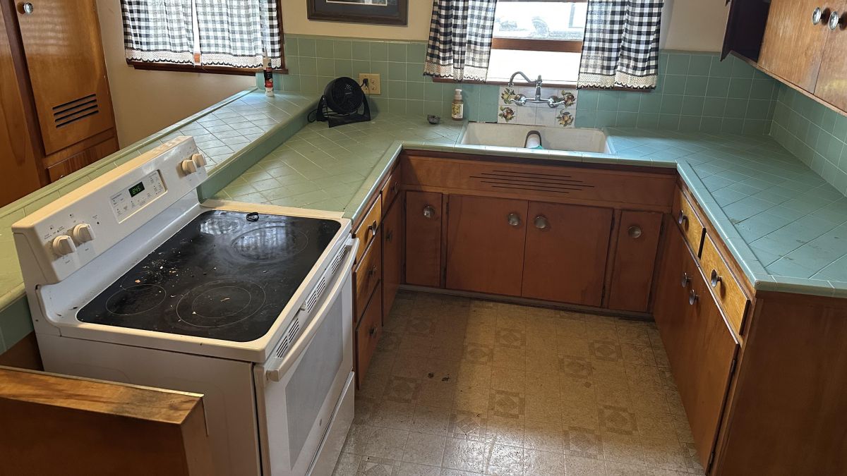 They Remodeled This 1950s Kitchen but Kept the Part Everyone Expected Them to Replace