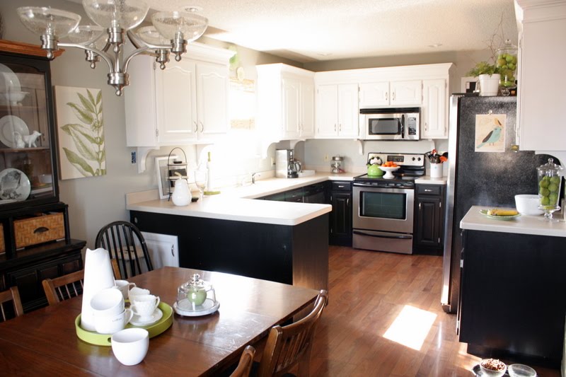 She Painted the 1990s Oak Cabinets Two Colors and Made the Uppers Look Taller