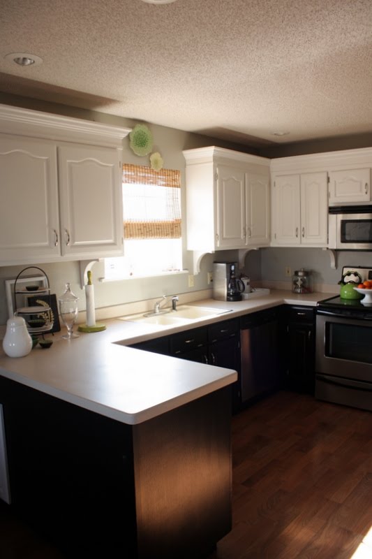 She Painted the 1990s Oak Cabinets Two Colors and Made the Uppers Look Taller