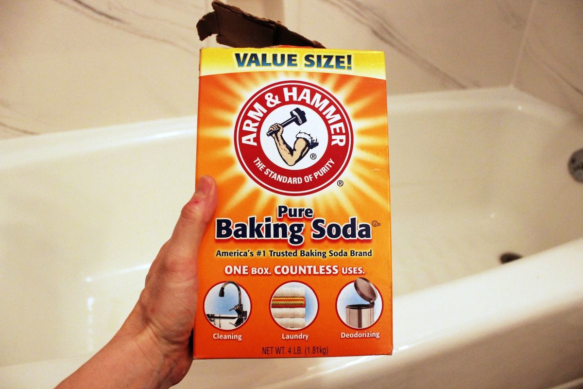 What baking soda does in the wash