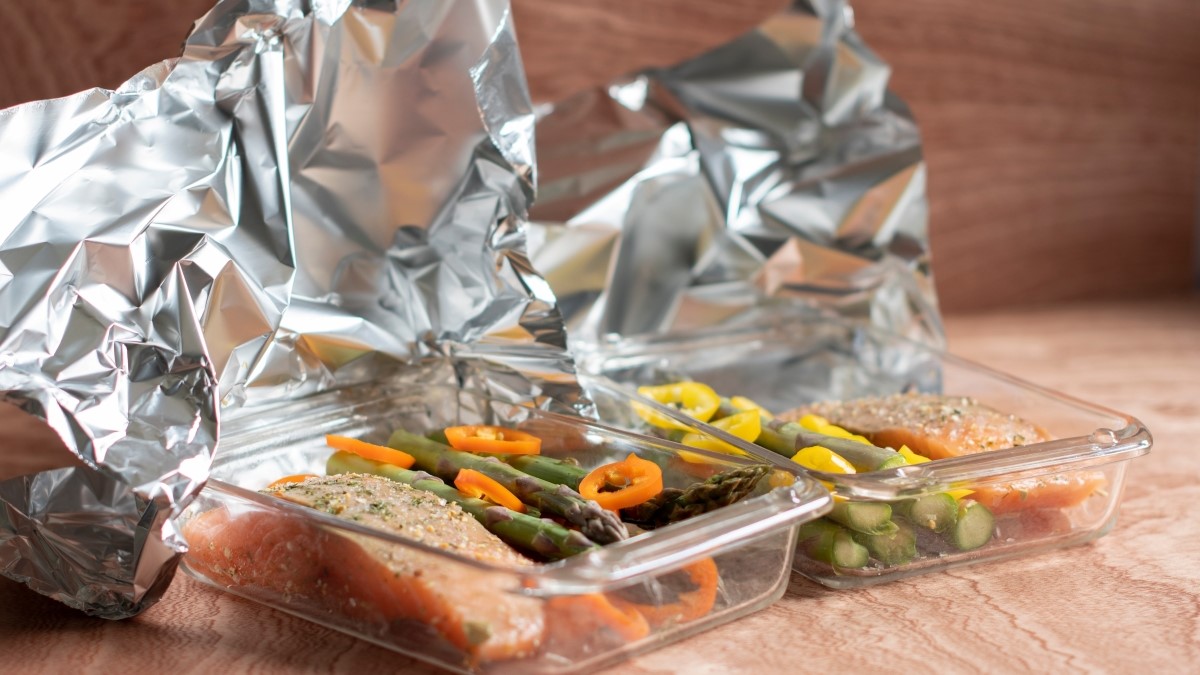 Which Side of Aluminum Foil Should Face the Food
