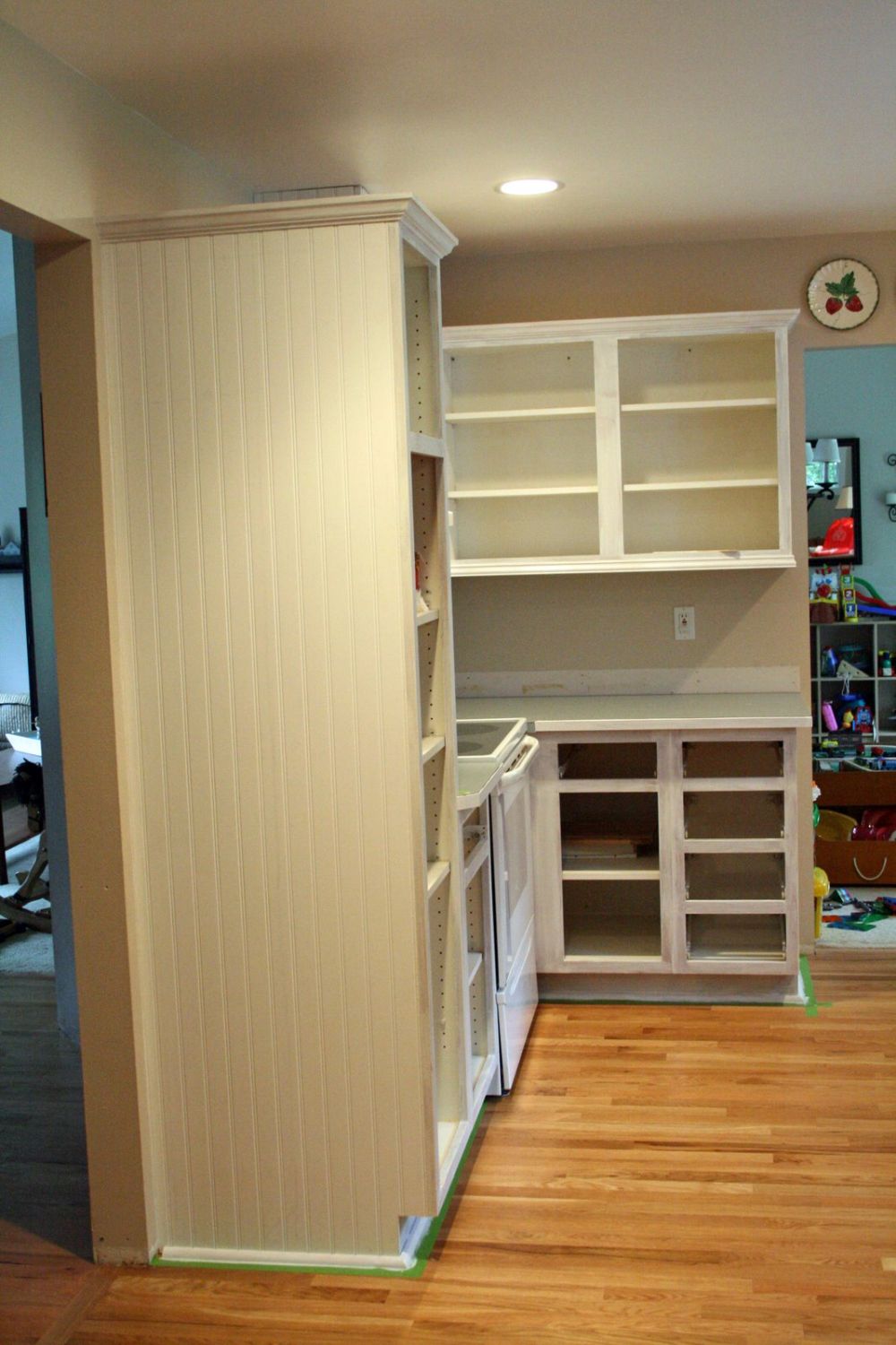 White Primer Reached the Frames and Counter Edges