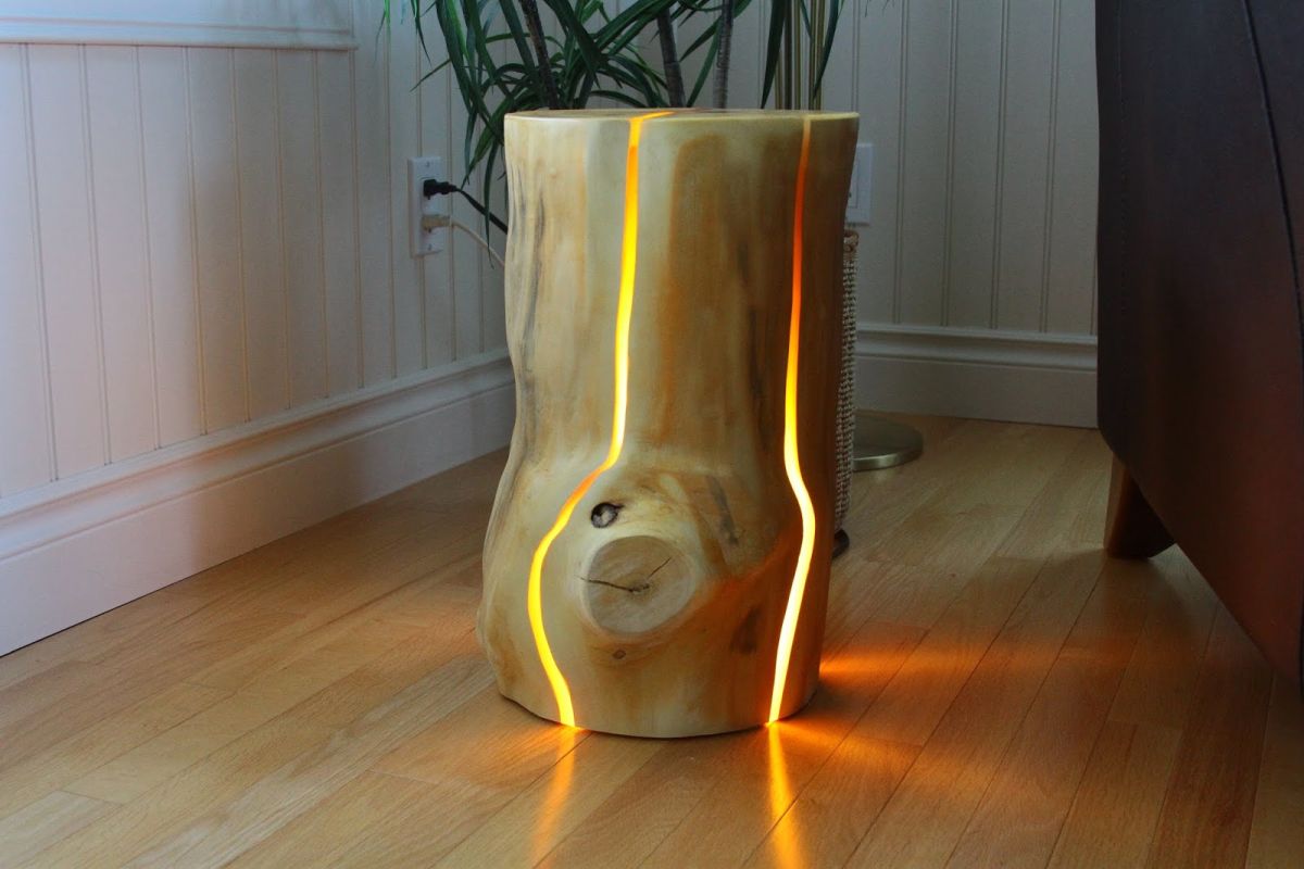 Wood stump with LIGHT