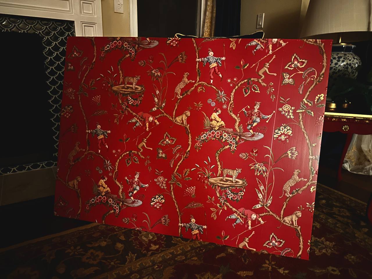 Working with the panel on a table
