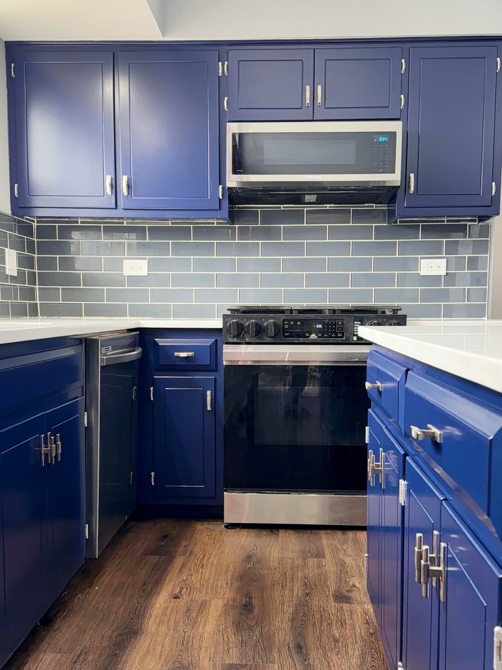 the blue covered the upper cabinets above the range