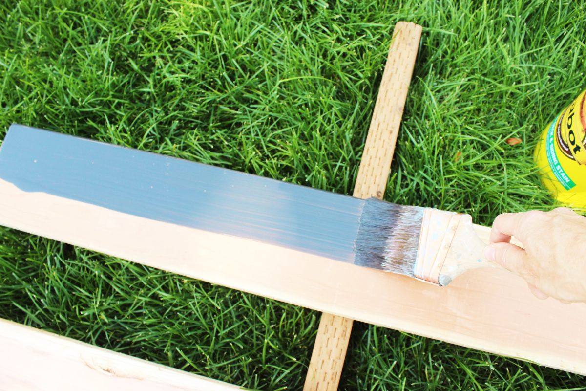 How to stain and seal a wood pergola - staining